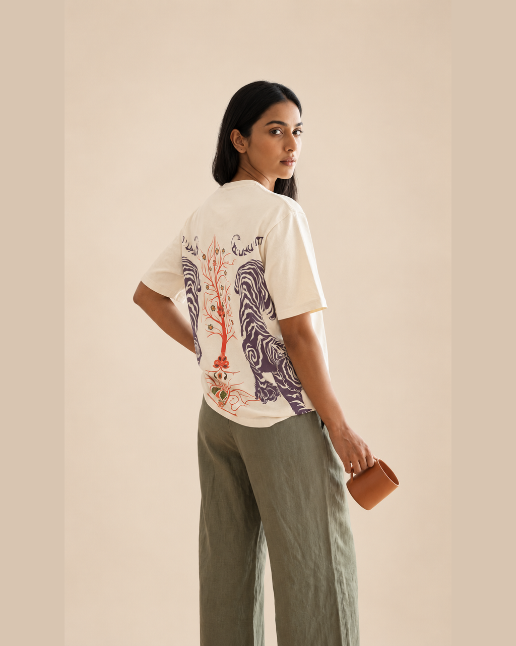 IndiThrob Tiger oversized T-shirt studio fit